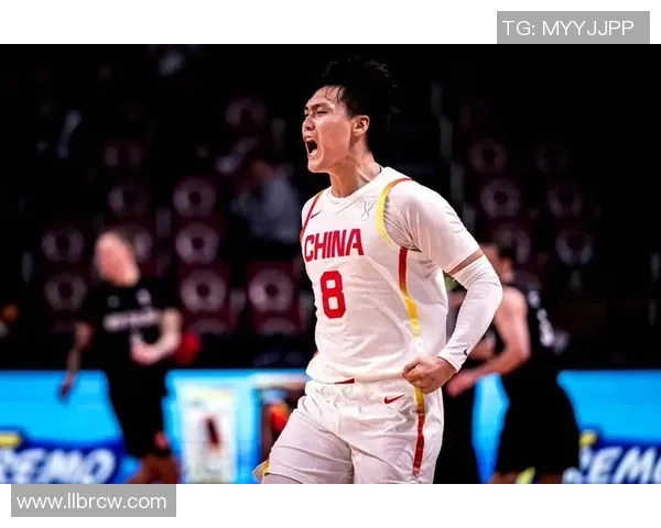 中国队迎战热火四全力以赴争夺胜利展现团队精神与竞技魅力 中国队迎战热火四全力以赴争夺胜利展现团队精神与竞技魅力