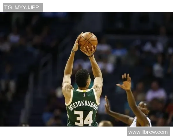 勇士与雄鹿激战正酣直播中精彩瞬间不容错过快来一起见证篮球盛宴 勇士与雄鹿激战正酣直播中精彩瞬间不容错过快来一起见证篮球盛宴